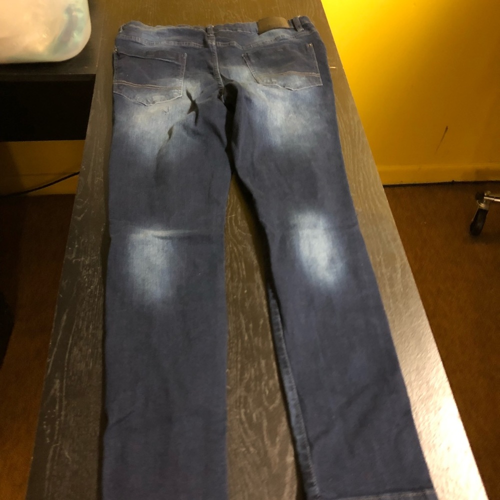 MAO 32” x 30” STONEWASHED SHREDDED PLEATED JEANS
